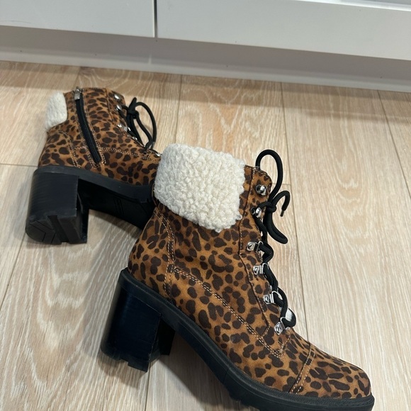 Marc Fisher Hiker Lace-Up Ankle Boots size 8.5 - Picture 10 of 10
